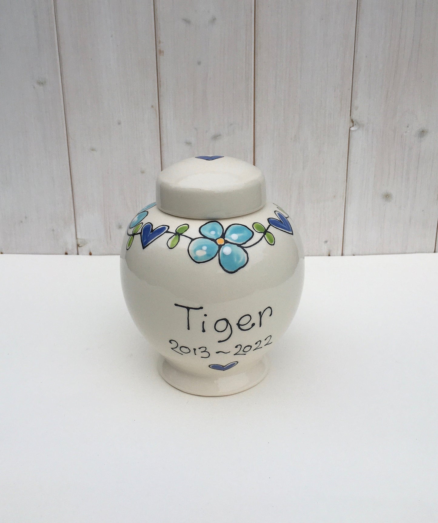 Pet Memorial Urn with Forget me Nots